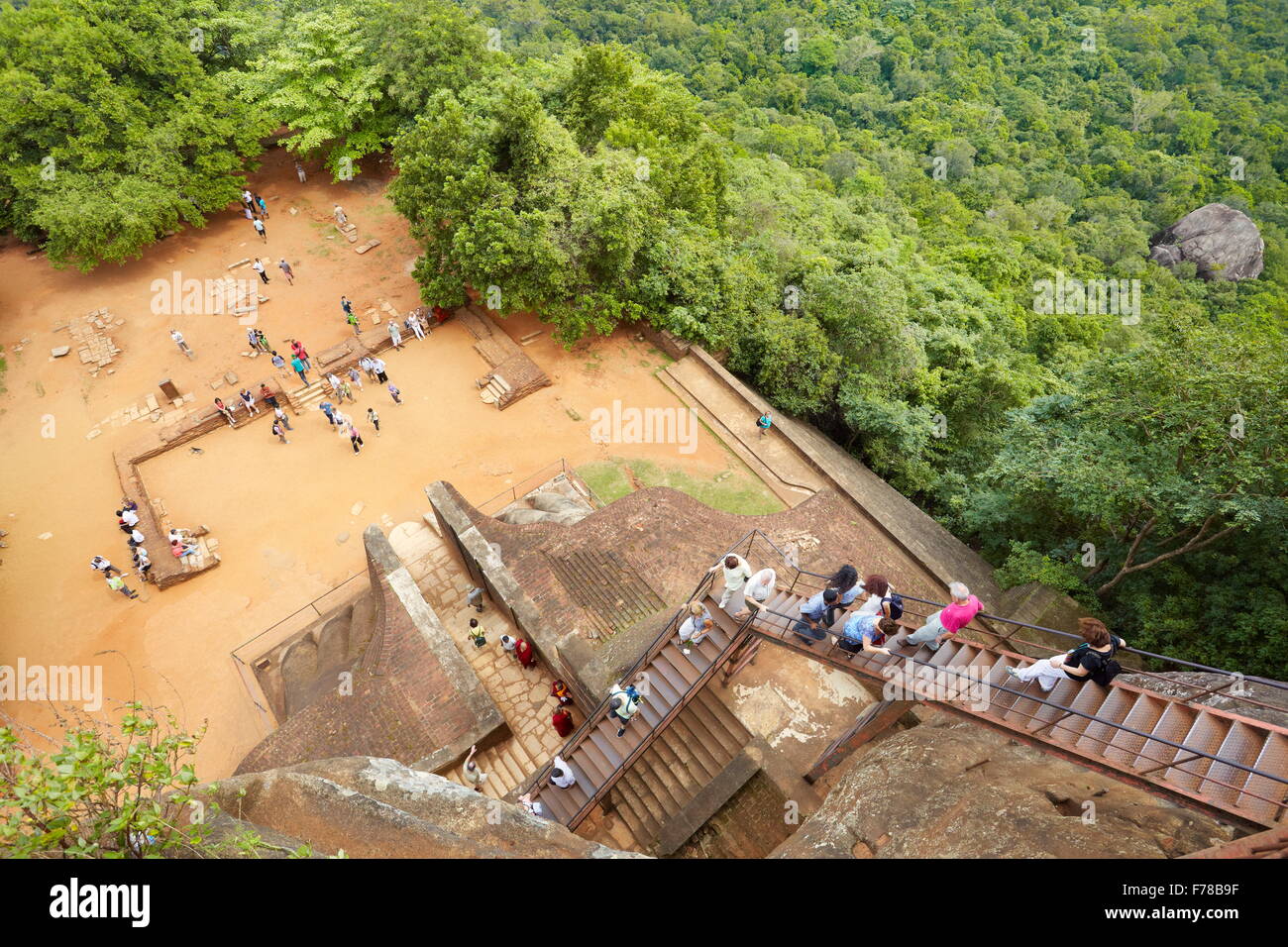 Sri Lanka - Sigiriya, escaliers de Lion's Gate à l'ancienne forteresse, l'UNESCO Banque D'Images