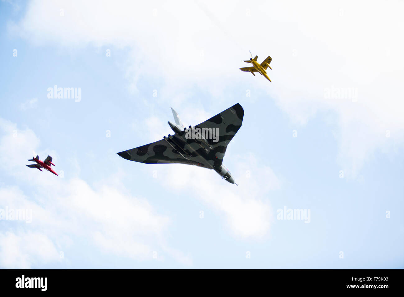 RAF Vulcan bomber flying over Church Fenton aérodrome en 2015 (Leeds East Airport) Banque D'Images