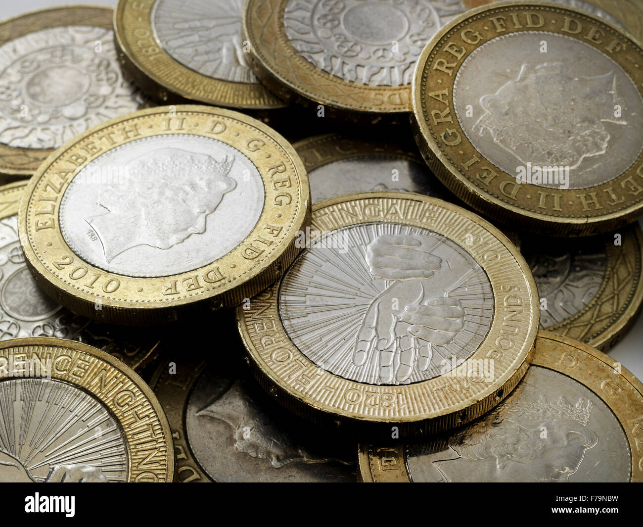L'argent sterling britannique - £2 pièces utilisées Banque D'Images