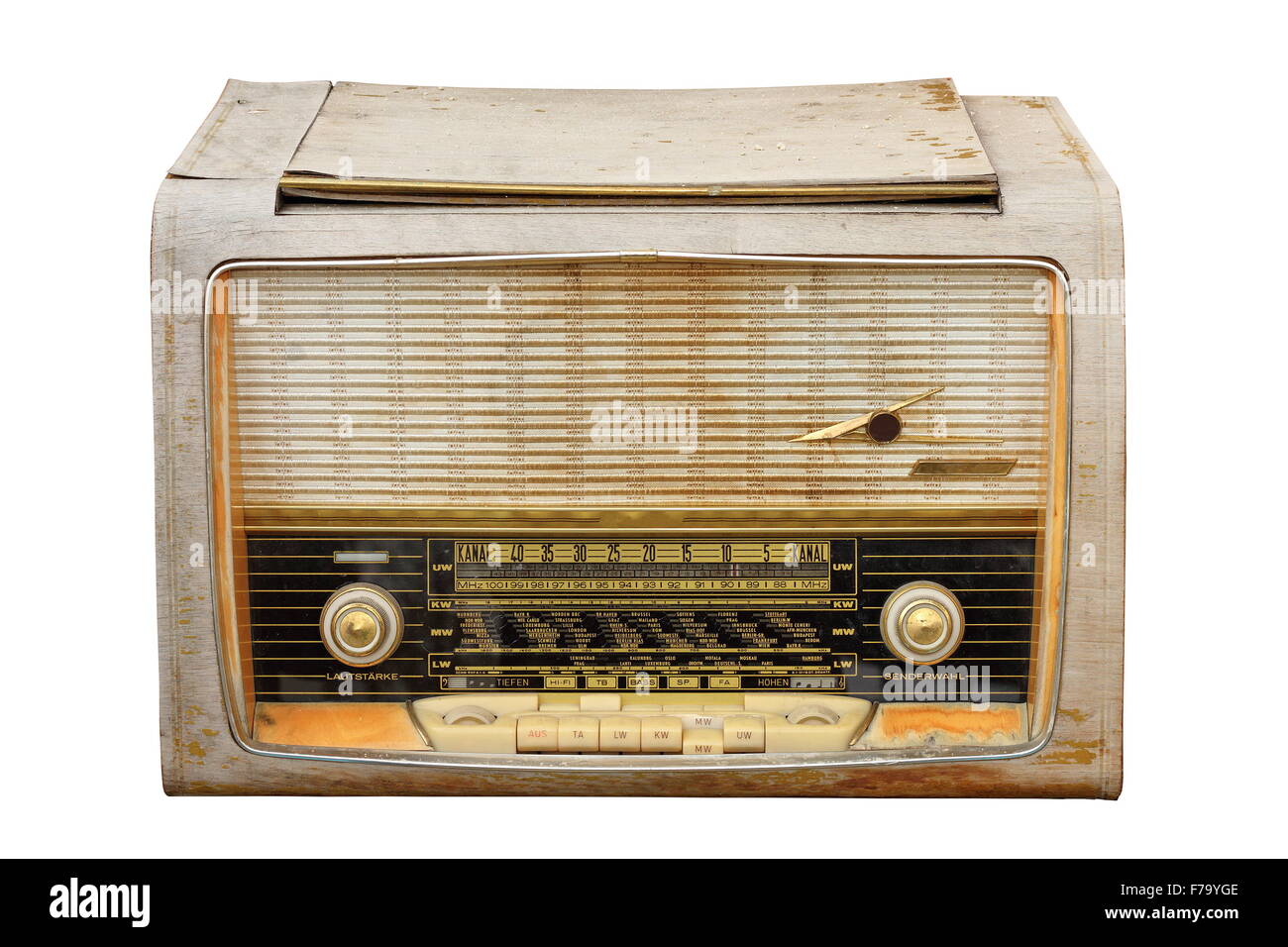 Old weathered wooden radio isolé sur fond blanc Banque D'Images