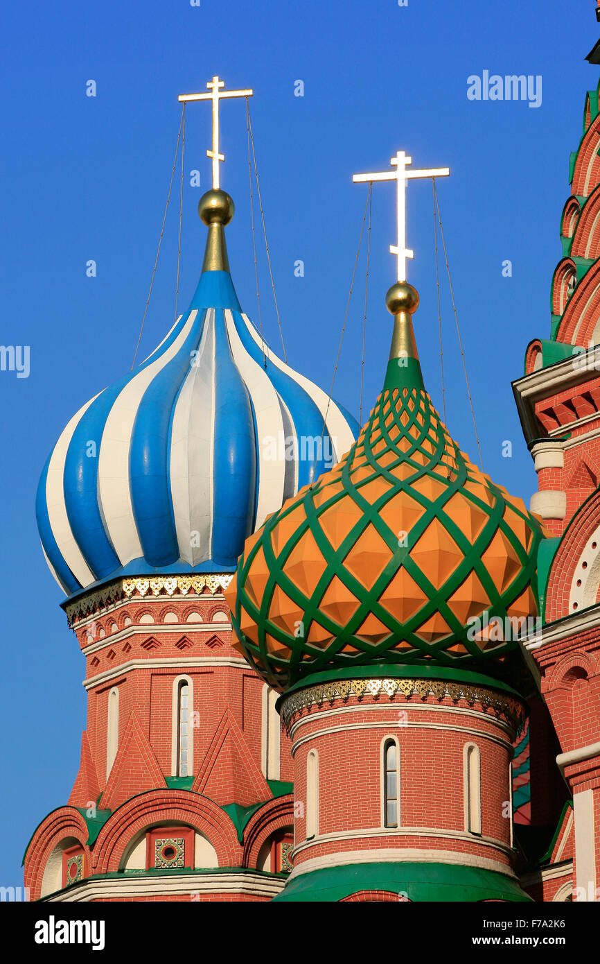 Dômes en oignon de la la cathédrale de Saint Basil à la place Rouge à Moscou, Russie Banque D'Images