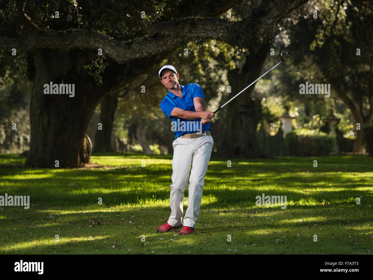 Man playing golf. Montenmedio Golf. Cadix, Andalousie, Espagne du Sud. Banque D'Images