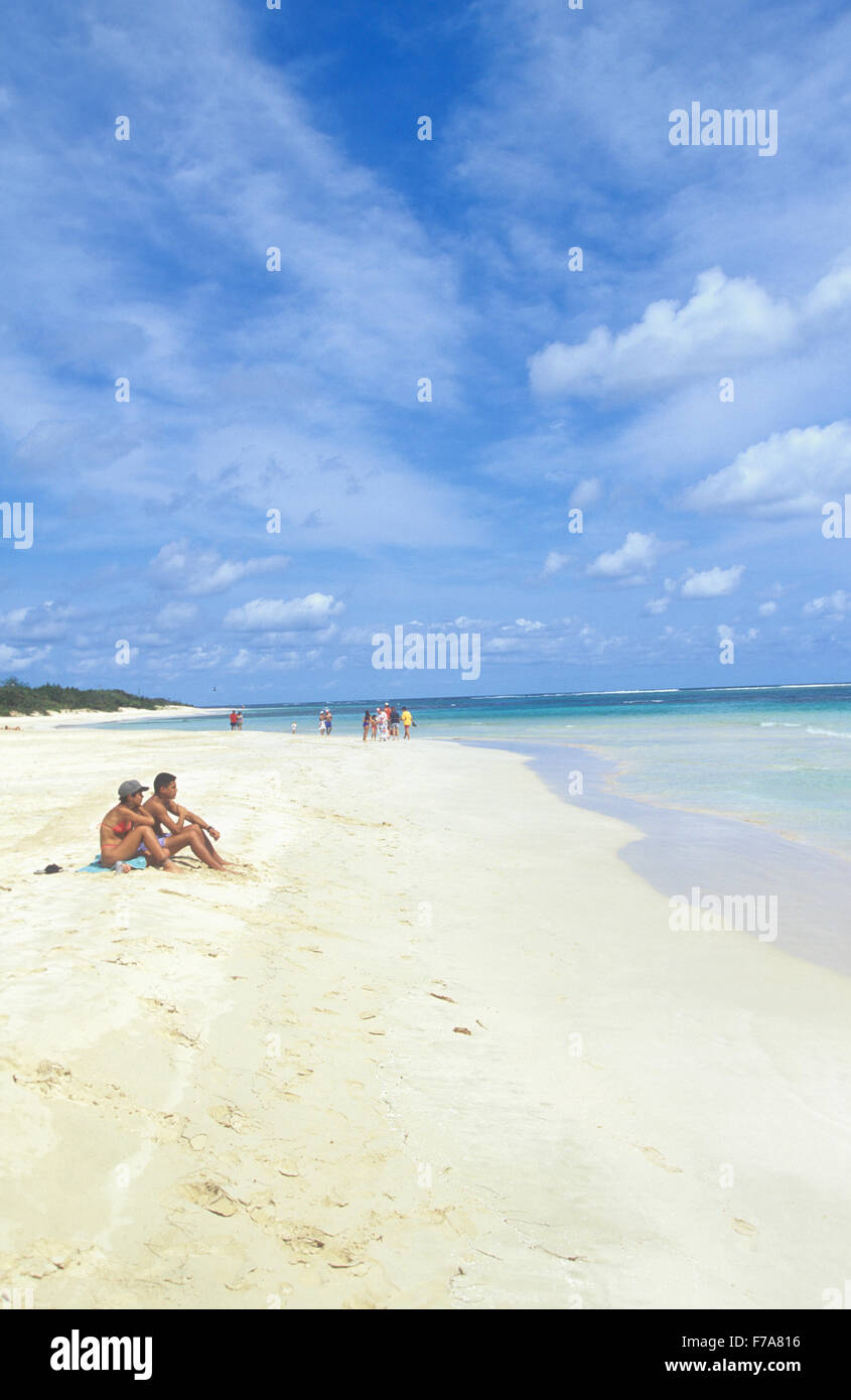 Flamenco Beach est la plus longue et la plage la plus populaire sur l'île de Culebra, Puerto Rico. Banque D'Images
