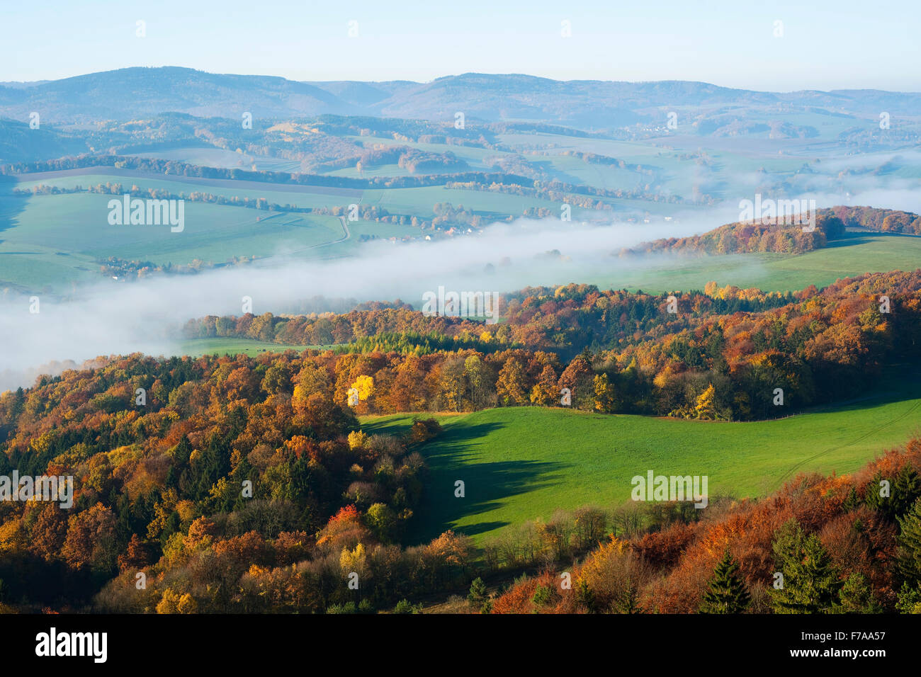 Vue du Grand Hörselberg vers la forêt de Thuringe, en automne, près d'Eisenach, en Thuringe, Allemagne Banque D'Images