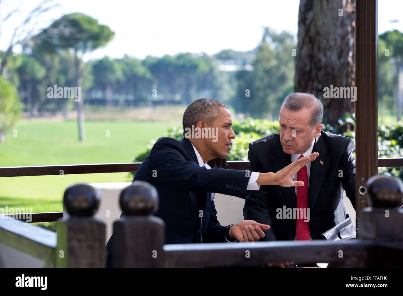 Le président des États-Unis, Barack Obama rencontre le Président turc, Recep Tayyip Erdogan, au cours de la réunion au sommet du G20 le 15 novembre 2015 à Antalya, Turquie. Banque D'Images