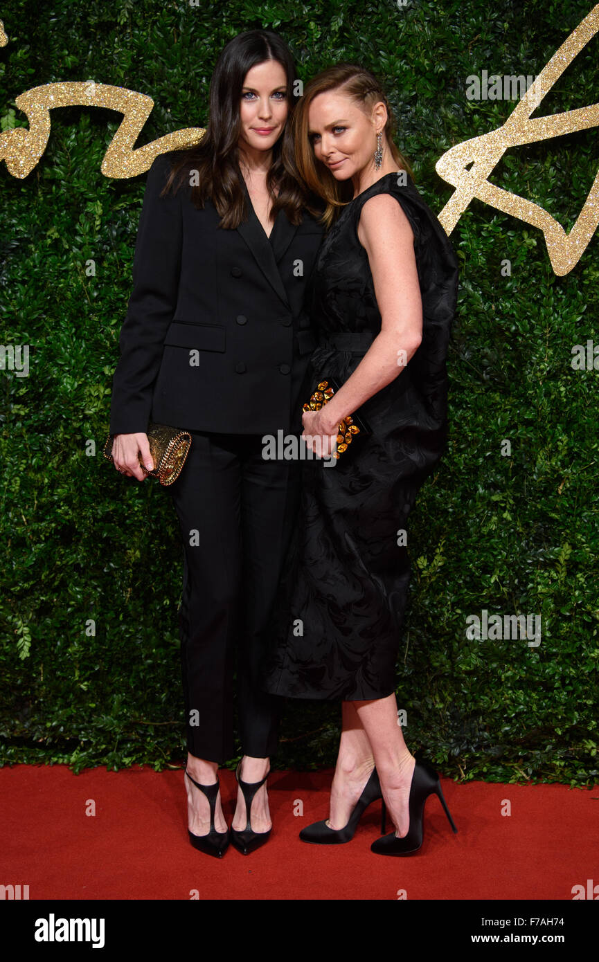Liv Tyler et Stella McCartney au British Fashion Awards 2015 à Londres Banque D'Images