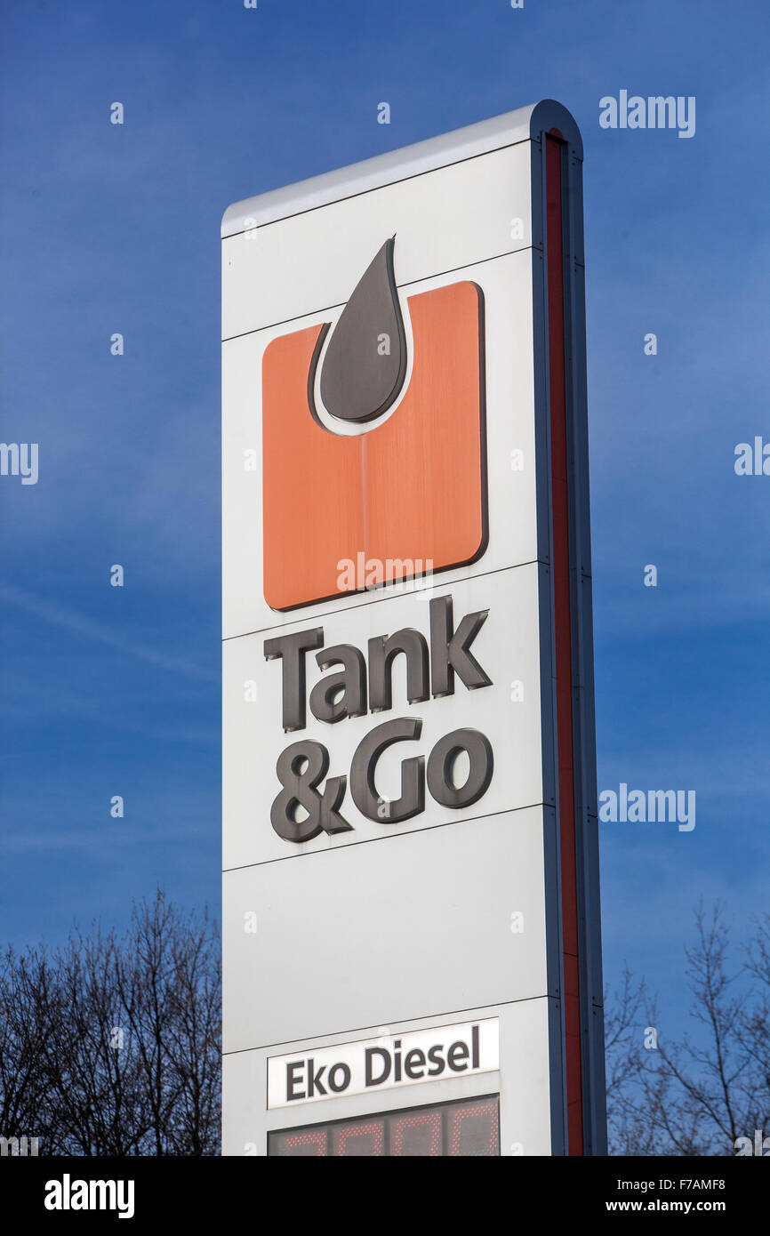 Tank & Go station d'essence libre-service sign, République Tchèque Banque D'Images