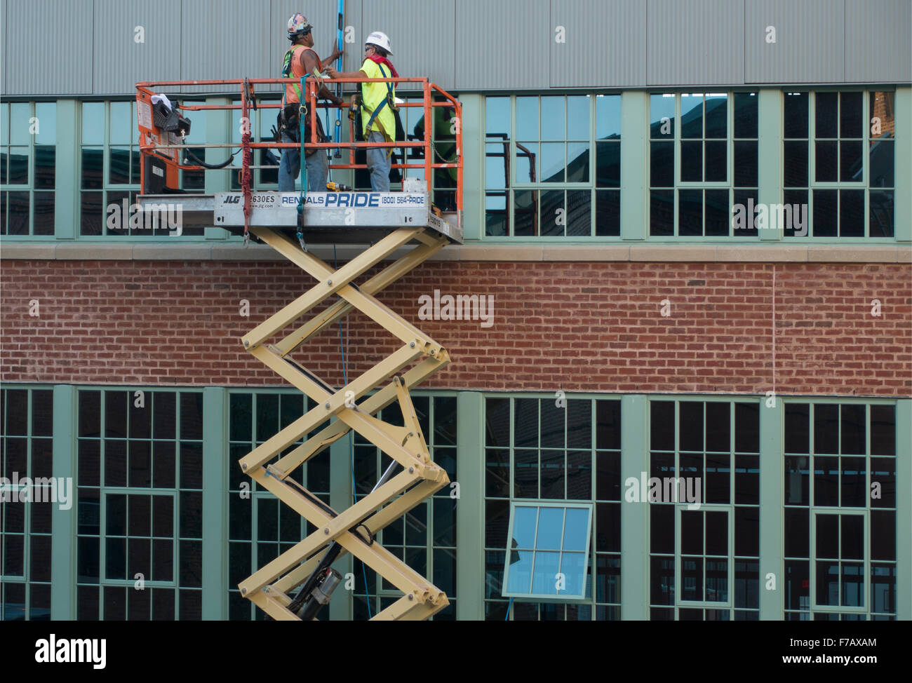 Ouvriers de construction au chantier naval de Brooklyn, New York Banque D'Images