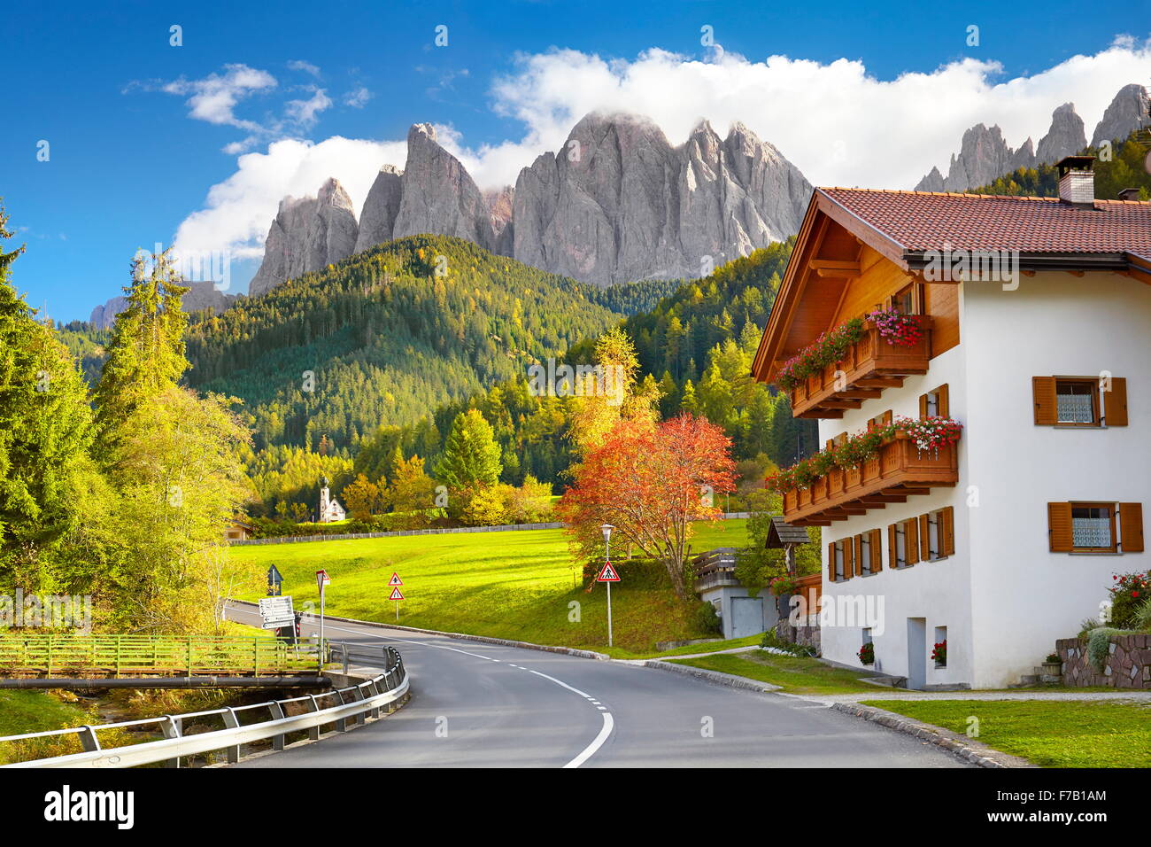 Val Di Funes, province du Tyrol, les Alpes, les montagnes des Dolomites, Italie Banque D'Images