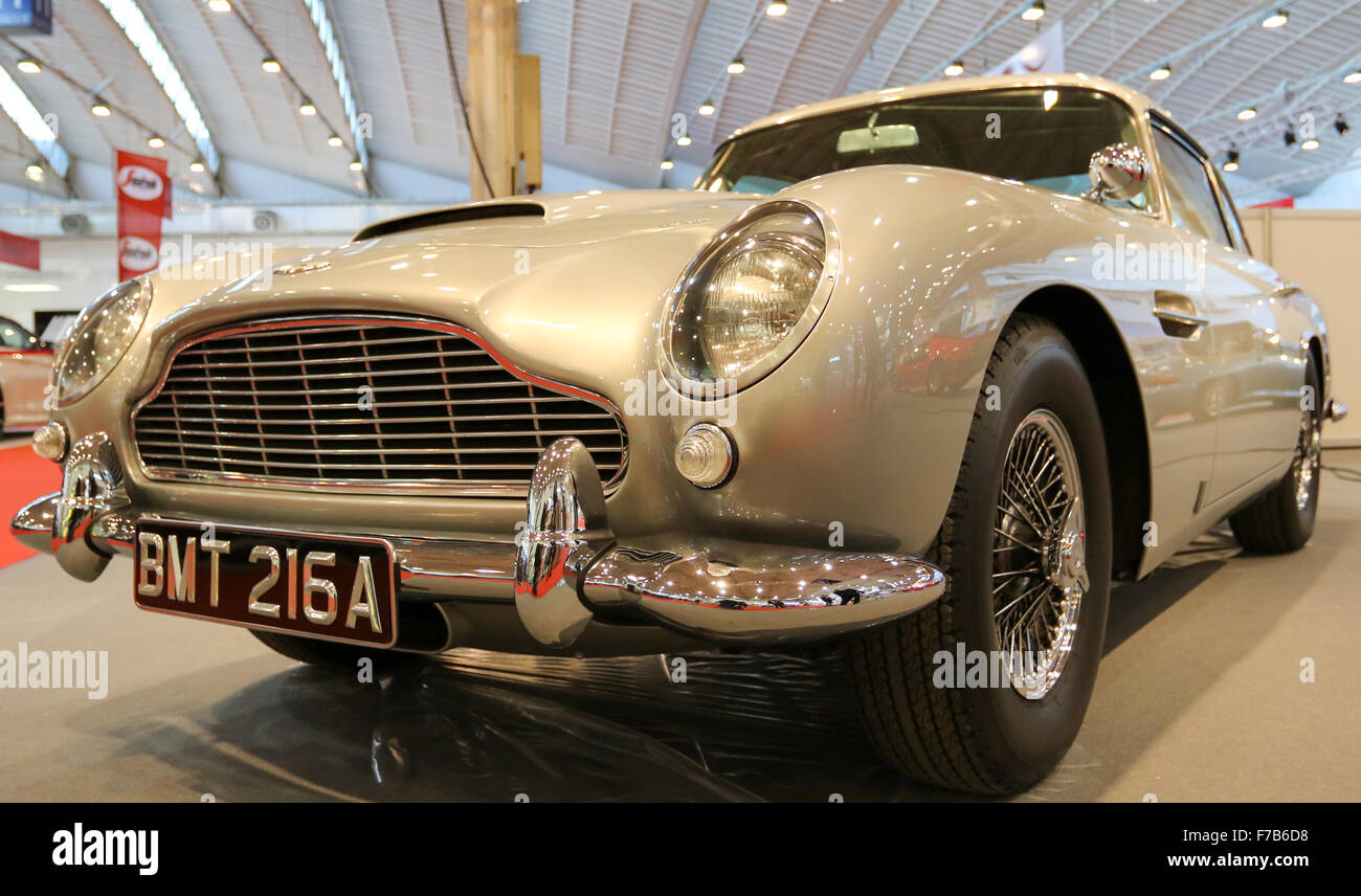 Essen, Allemagne. 27 novembre 2015. Essen Motor Show. James Bond Aston Martin. Credit : Ashley Greb/Alamy Live News Banque D'Images