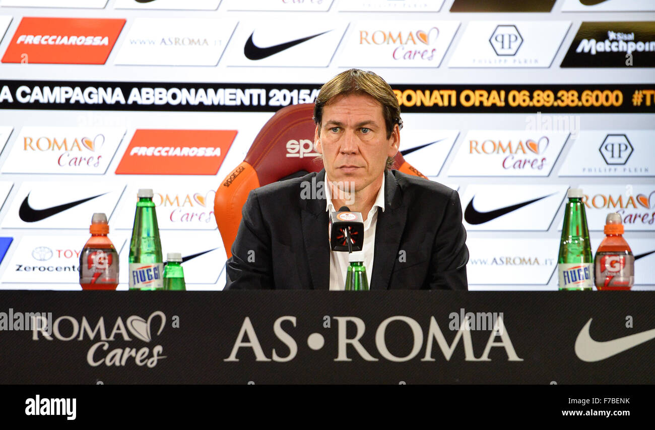 L'Italie. 28 novembre, 2015. En tant que coach Rudi Garcia Rome a rencontré les journalistes à Trigoria seria italien avant leur match de championnat contre l'A.C. Crédit d'Atalanta : Silvia Lore/Alamy Live News Banque D'Images