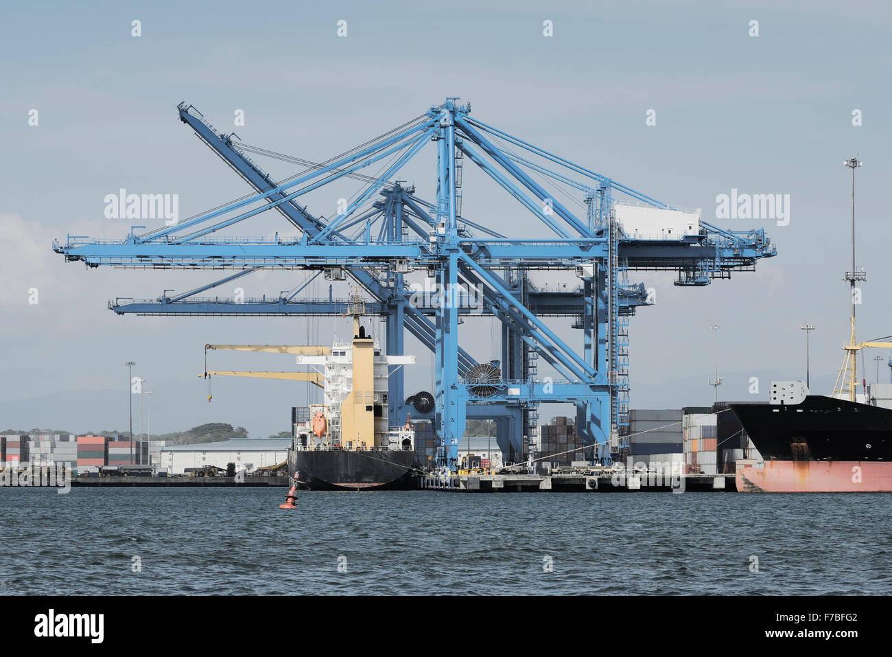 Grand Harbour cranes at the commercial dock à Panama City Banque D'Images
