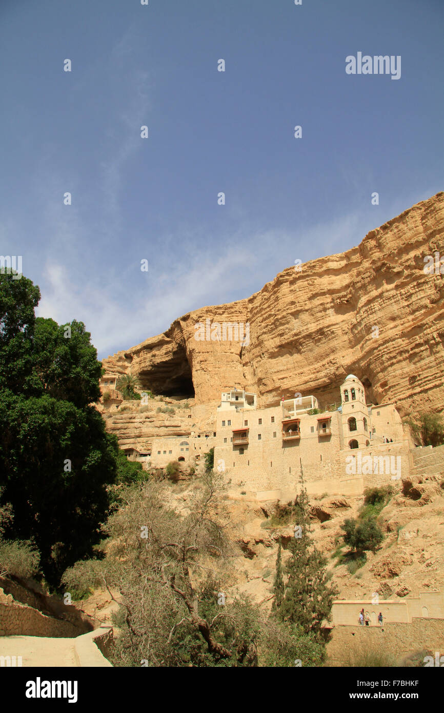 Désert de Judée, Grecque Orthodoxe Saint-georges de Koziba monastère sur la pente de Wadi Qelt Banque D'Images