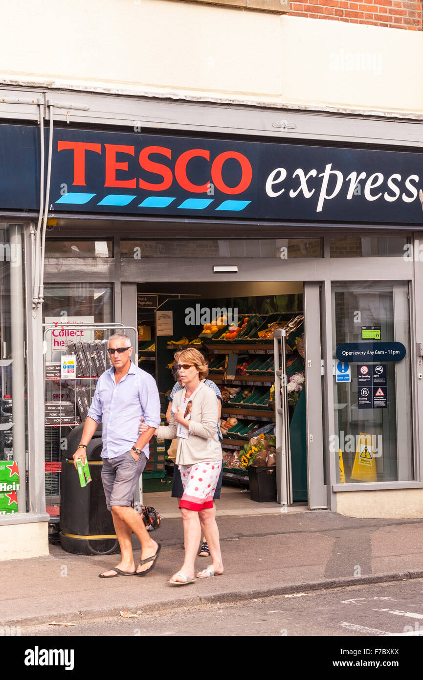 Tesco Express shop store à Southwold, Suffolk , Angleterre , Angleterre , Royaume-Uni Banque D'Images