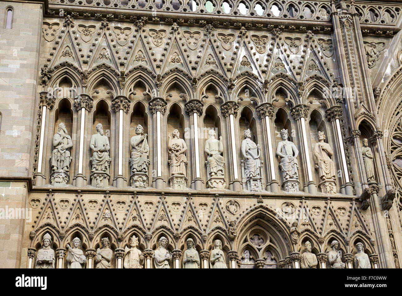 Ornements sur Cathédrale de Nidaros, à Trondheim, Norvège Banque D'Images