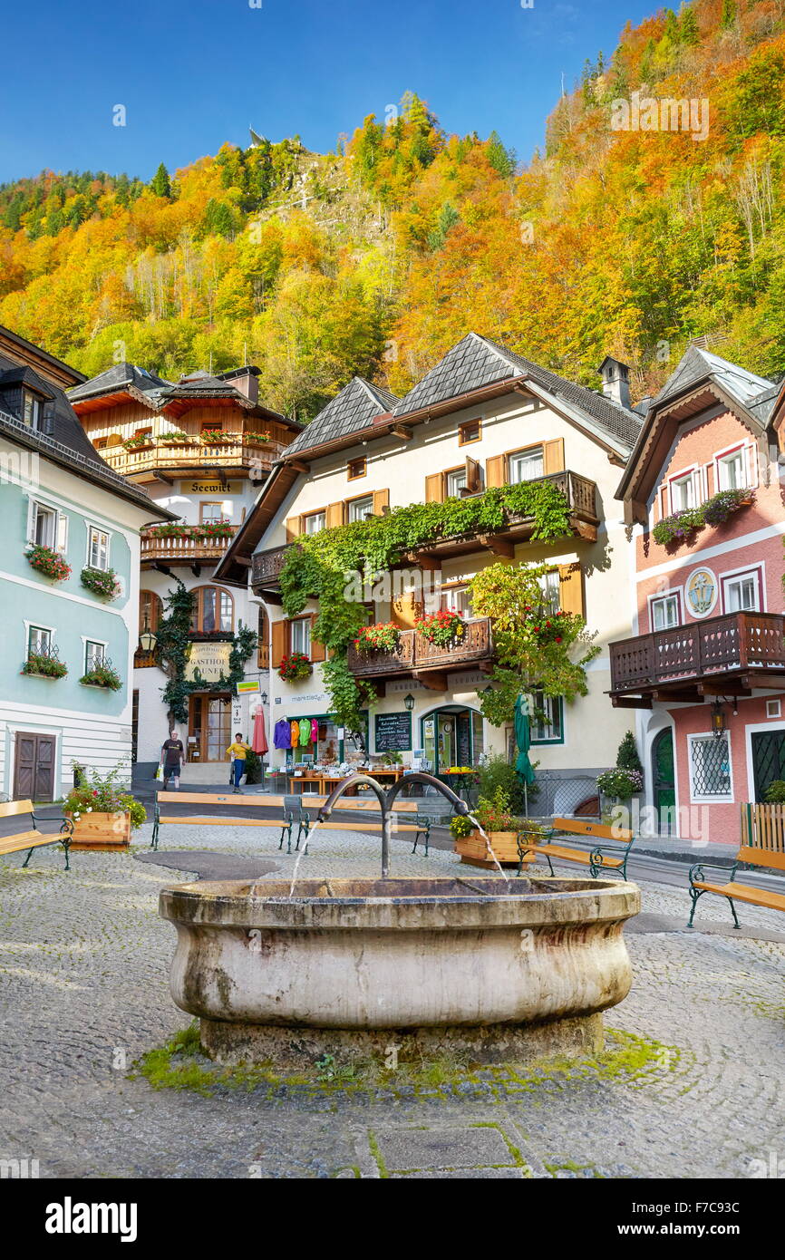 Village de Hallstatt, Salzkammergut, Autriche Banque D'Images
