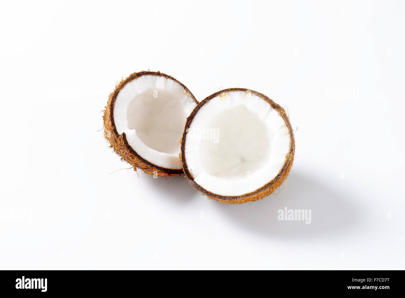 Noix de coco fraîche coupé en deux Banque D'Images