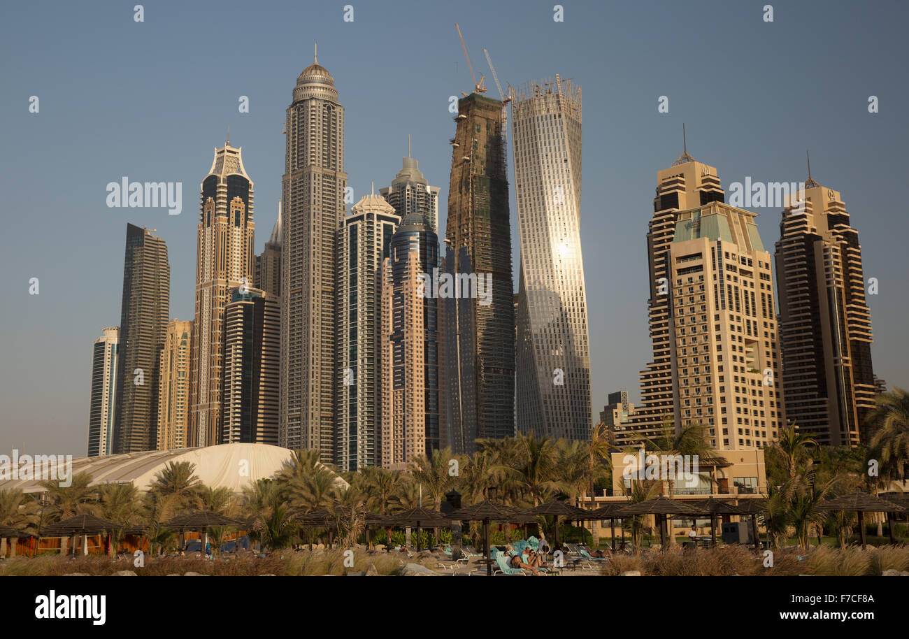 Plage de Jumeirah Beach Resort (JBR) au quartier du port de plaisance de Dubaï Émirats Arabes Unis Banque D'Images