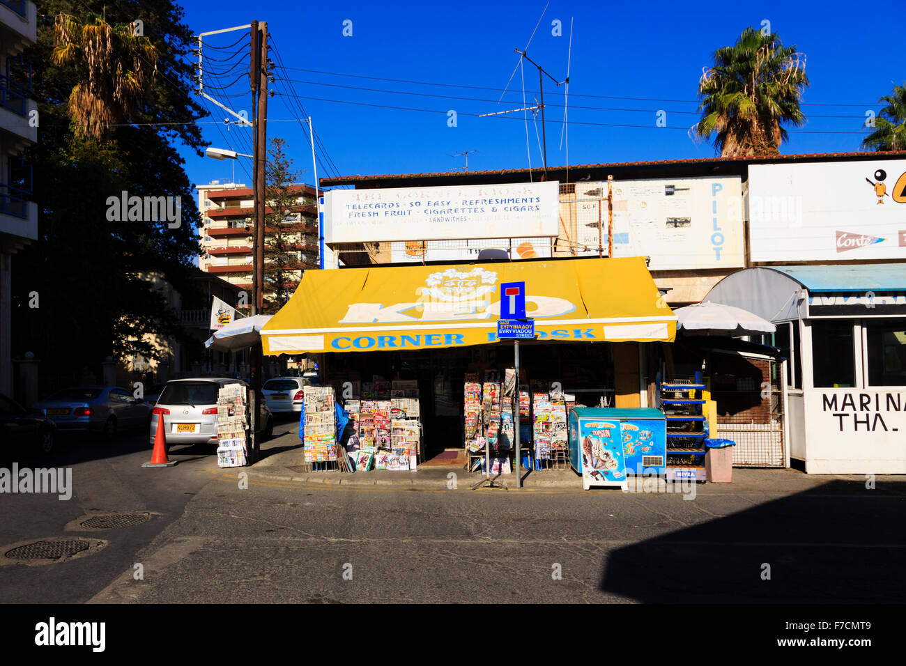 Corner shop, Larnaca, Chypre. Banque D'Images