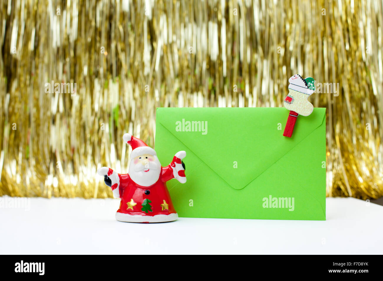 Santa Claus Noël fermé avec carte d'invitation Banque D'Images