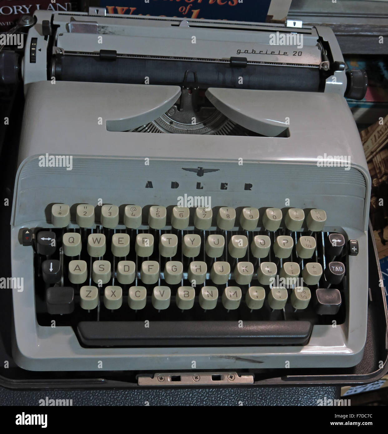 Triumph Adler Antique Gabriele20 Machine à écrire mécanique Banque D'Images