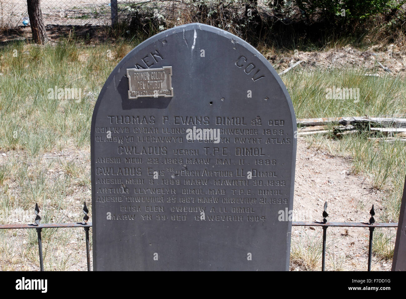 Nouvelle pierre tombale pour marquer la tombe de Thomas Evans l'un des premiers colons gallois dans la province de Chubut Banque D'Images