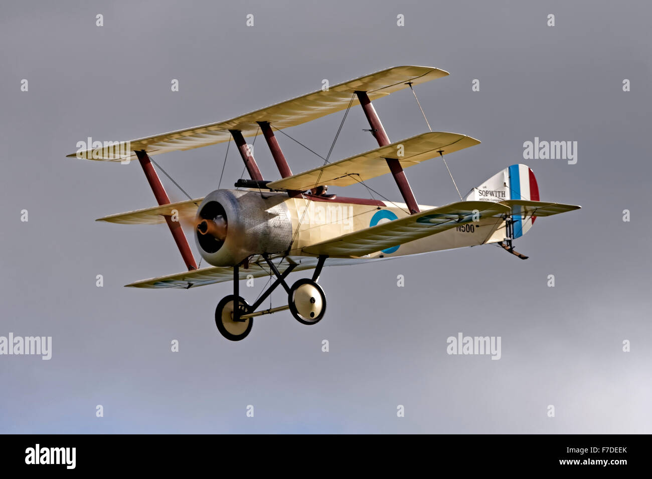 G-BWRA, la Grande Guerre de l'équipe de démonstration de la réplique du premier Sopwith Triplane prototype, N500. Banque D'Images