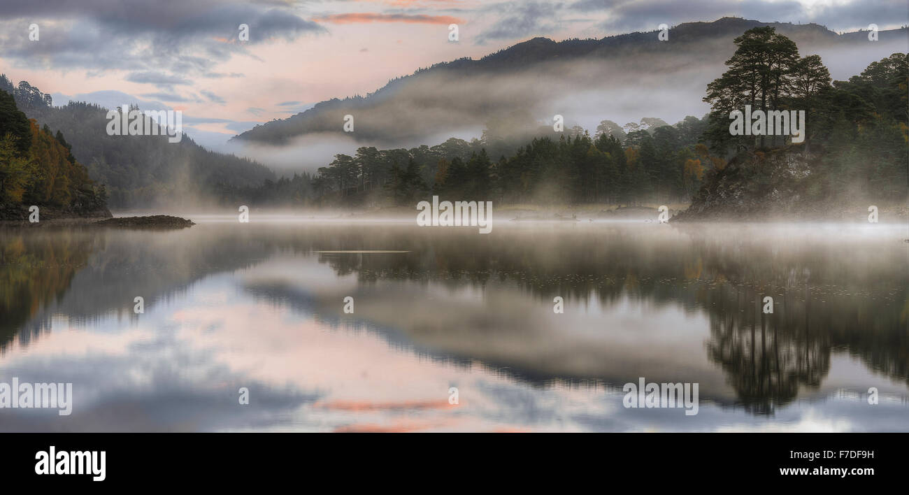 Glen Affric Matin brumeux Banque D'Images