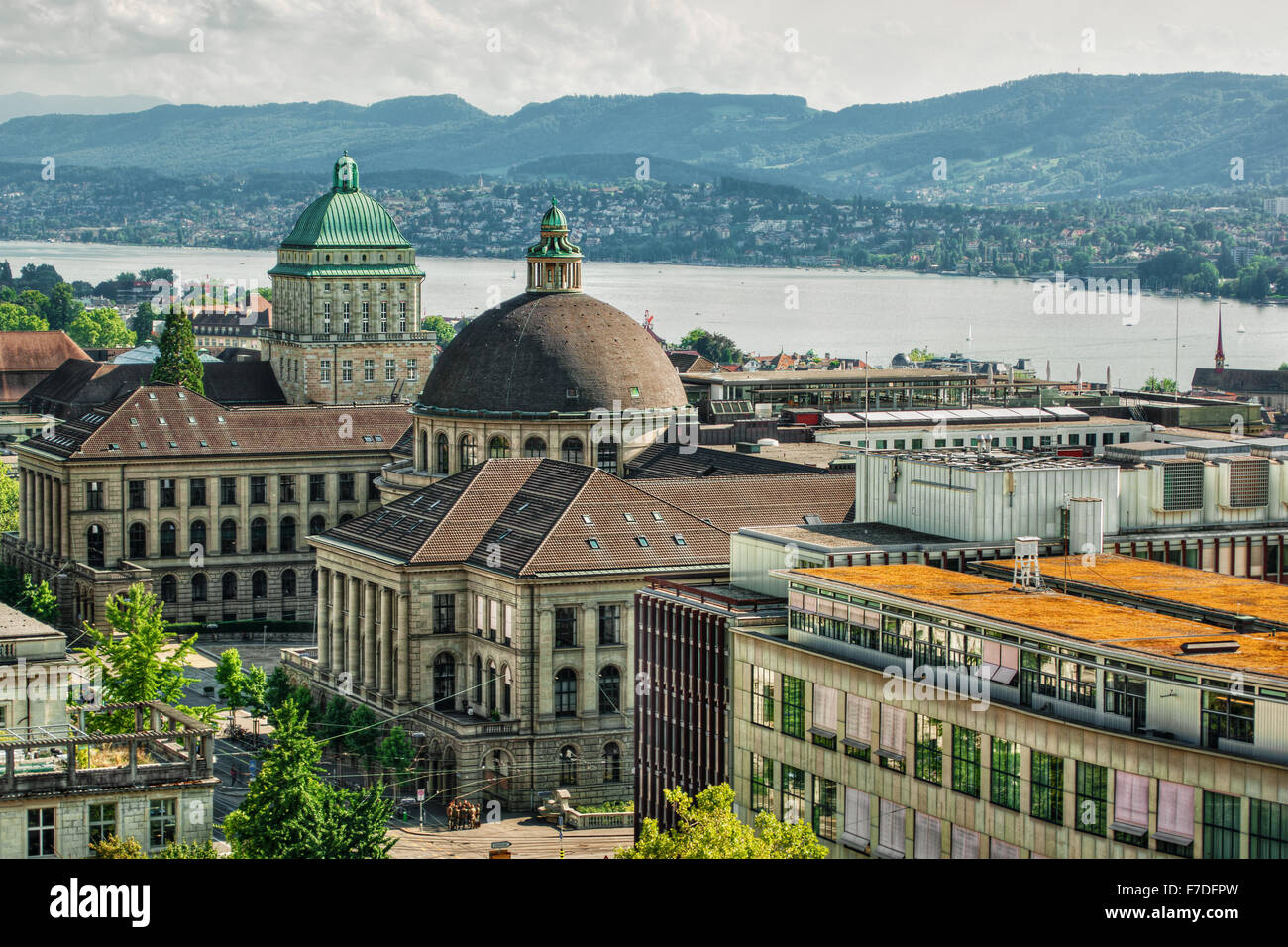 Août 2015, ETH et Université de Zurich en face du lac de Zurich (Suisse), HDR-technique Banque D'Images