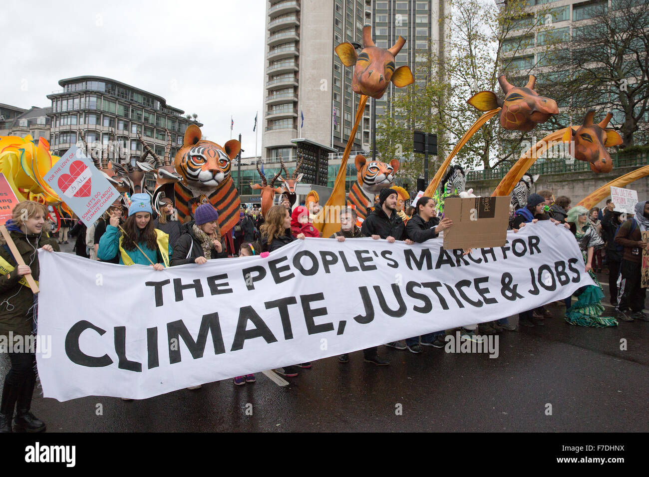 Londres, Royaume-Uni. 29 novembre, 2015. Les manifestants sur la marche pour le climat, la justice et l'emploi à Londres à la veille de la COP21, le sommet sur le climat à Paris. Credit : Mark Kerrison/Alamy Live News Banque D'Images