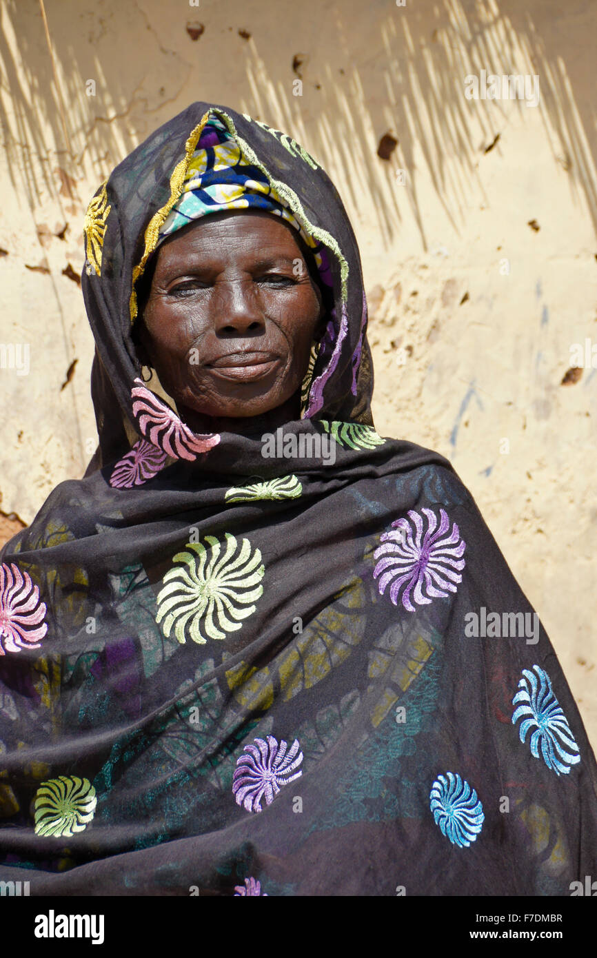 Femme âgée de tribu Dagomba, Mbanayili, village du nord du Ghana Banque D'Images