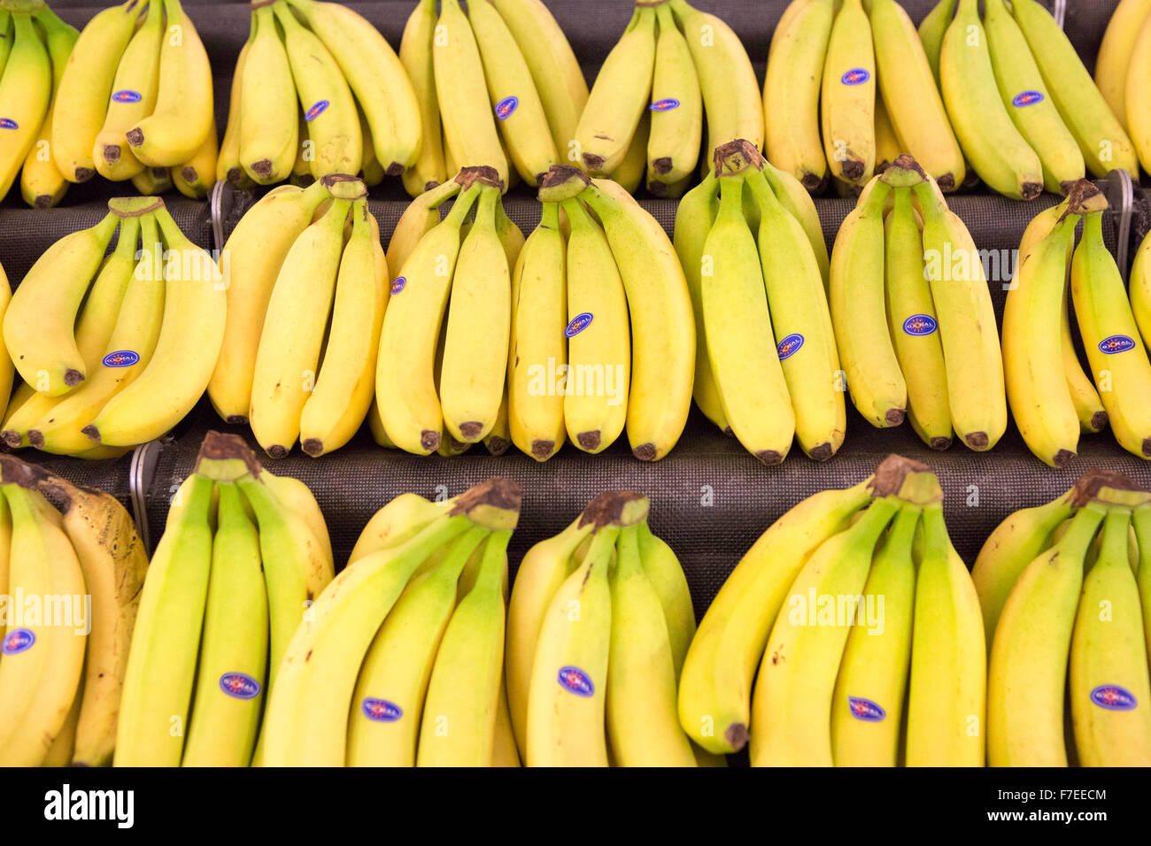 Les bananes dans un magasin Banque D'Images