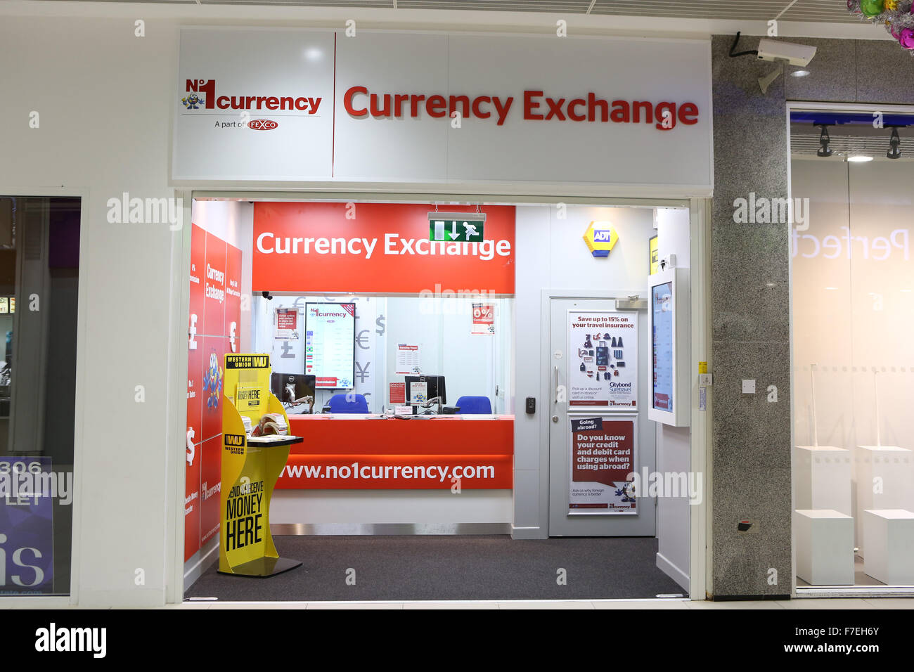 1 Aucun bureau de change boutique , Crompton Place Shopping Centre , Bolton. Banque D'Images