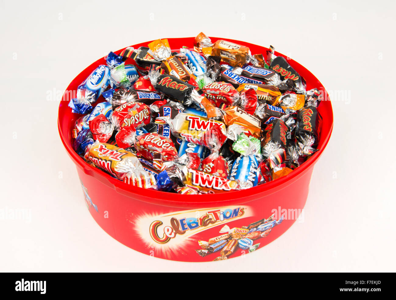 Une sélection de chocolats d'une boîte de célébrations Photo Stock - Alamy
