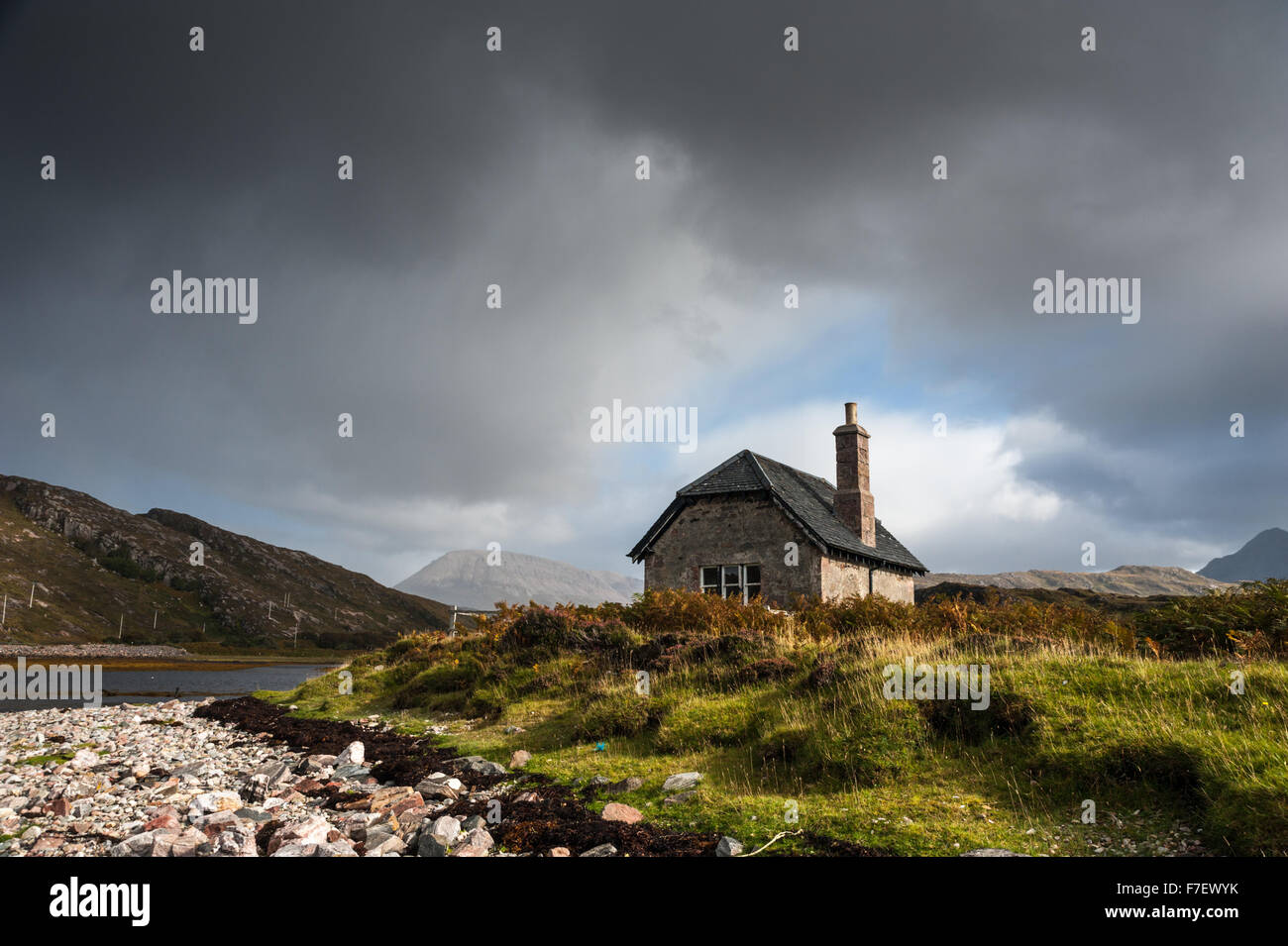 Bothy pêche sur la rivière laxford Sutherland Banque D'Images