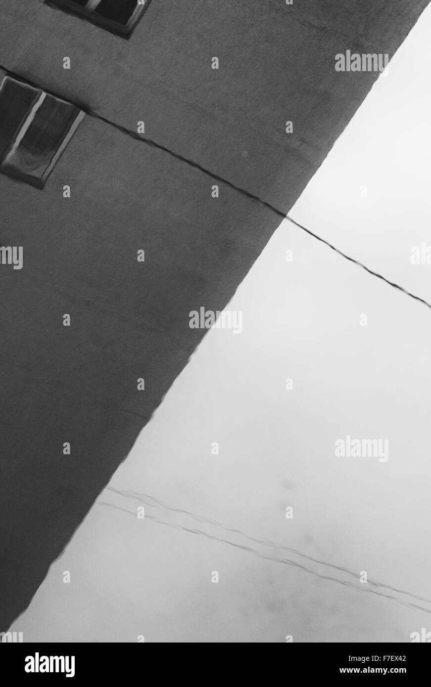 Monochrome noir et blanc photographie abstraite d'un grand building block Banque D'Images