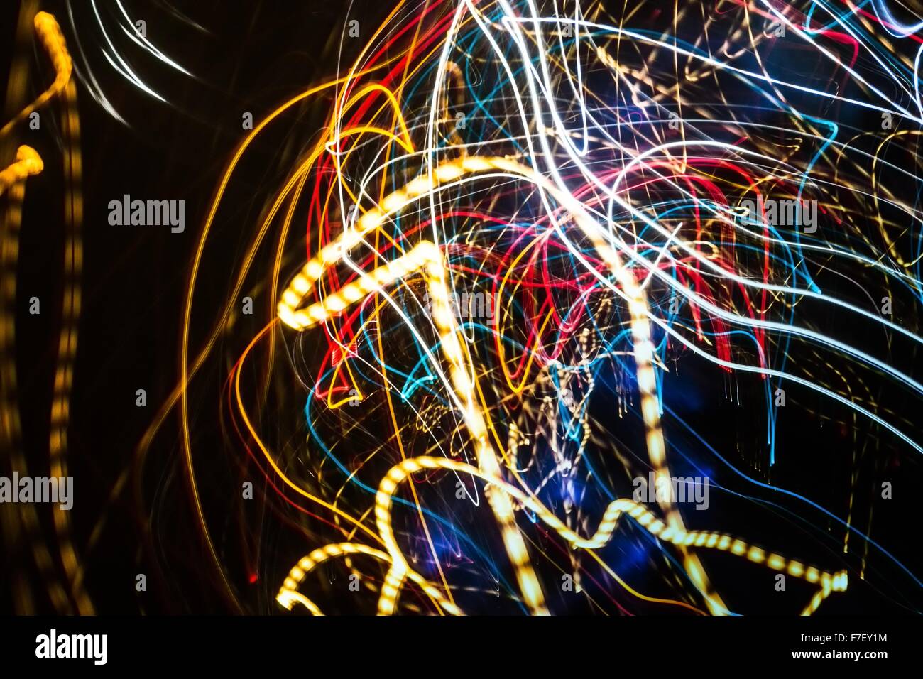 L'art de mur Lightpainting unique utilise des couleurs psychédéliques forts pour créer des photographies très moderne et remarquable Banque D'Images