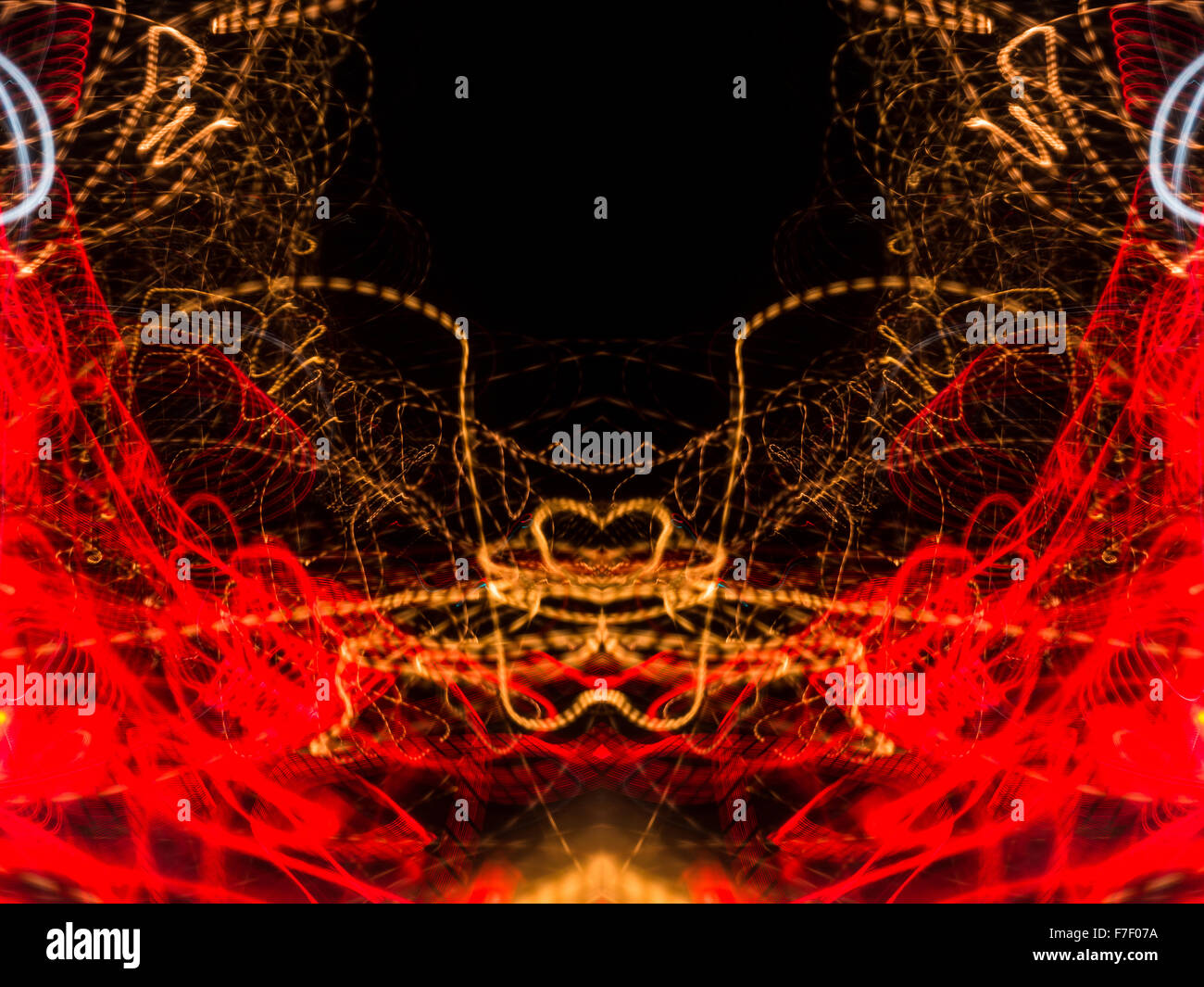 Lightpainting murs symétrie des couleurs originales de rouge, jaune et noir. Banque D'Images