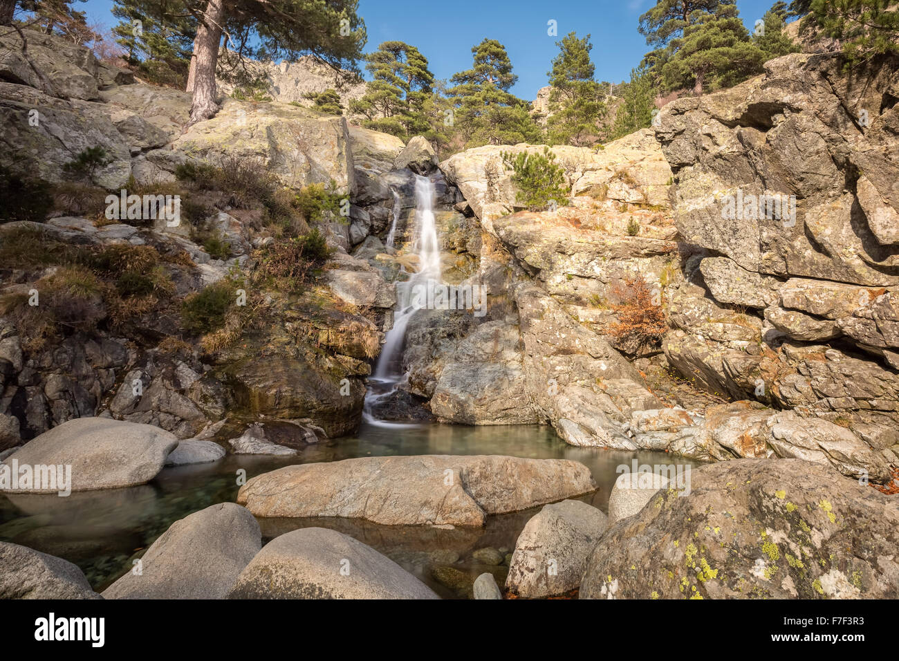 Sentier Cascade Des Anglais  . Le Sentier De La Cascade Des Anglais Était Propice Aux Rencontres Romantiques.