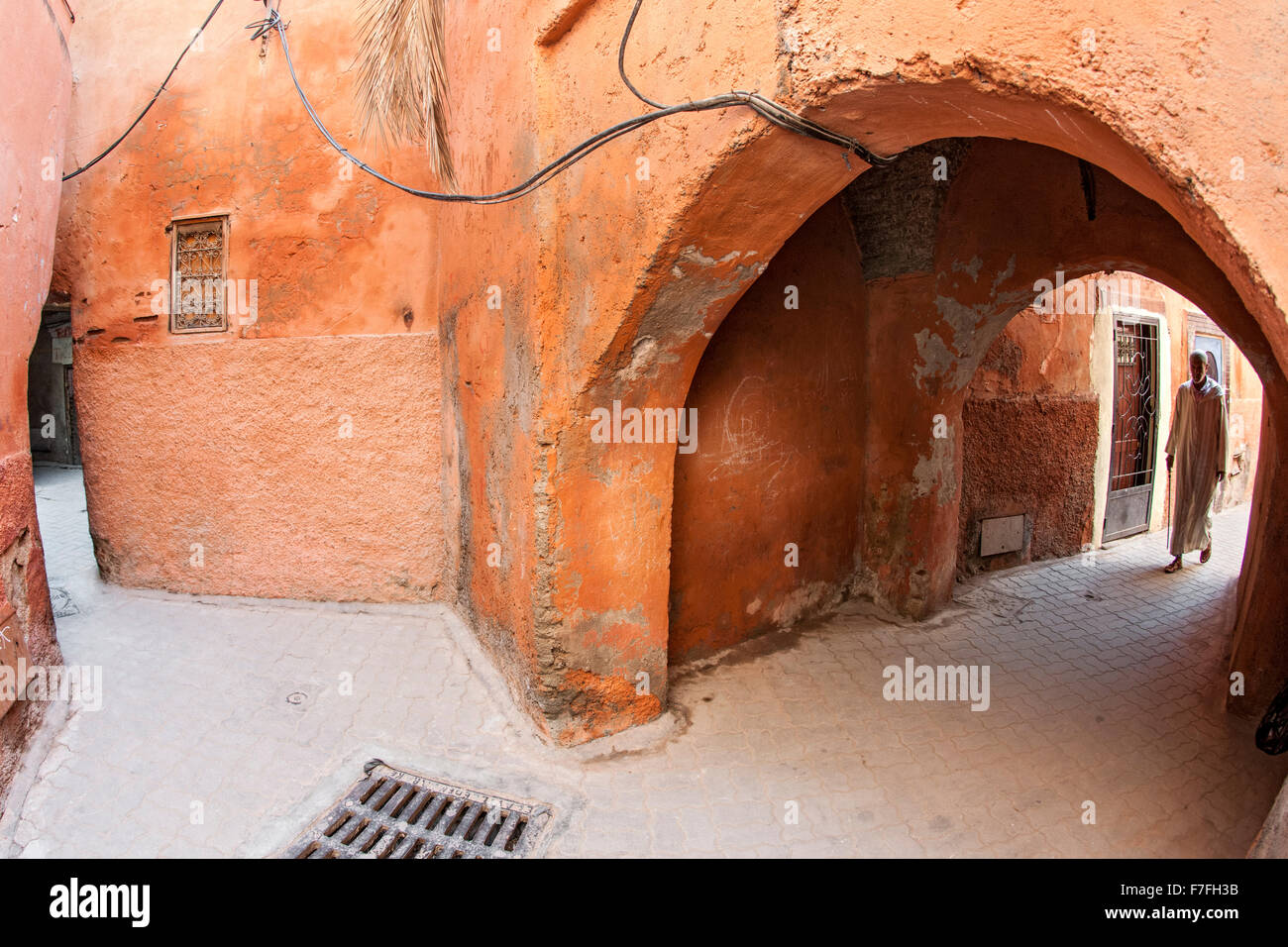 Ruelles de la ville ancienne médina de Marrakech, Maroc. Banque D'Images