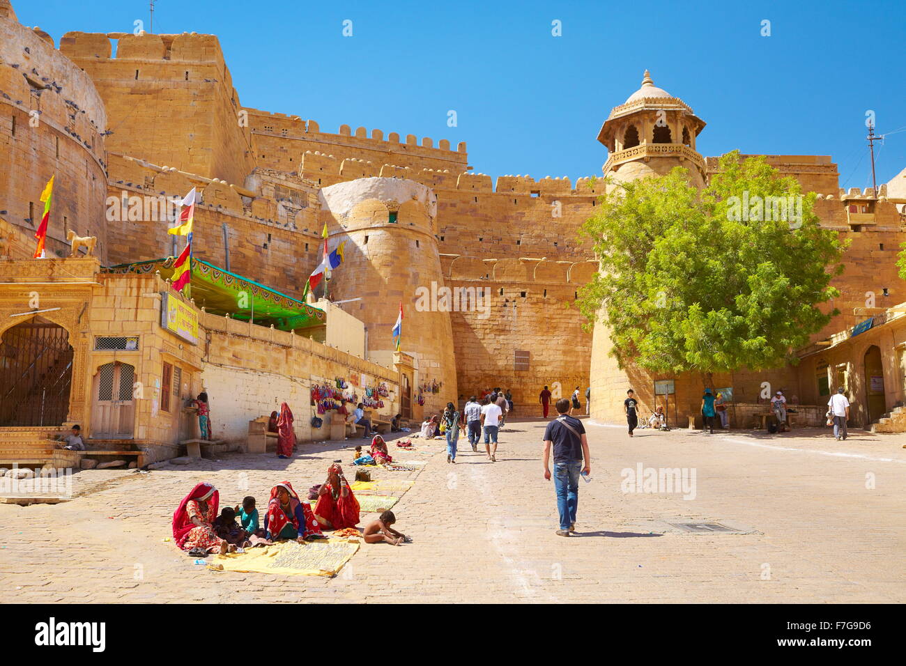 La porte d'entrée mène à la Fort de Jaisalmer, Jaisalmer, Rajasthan, India Banque D'Images