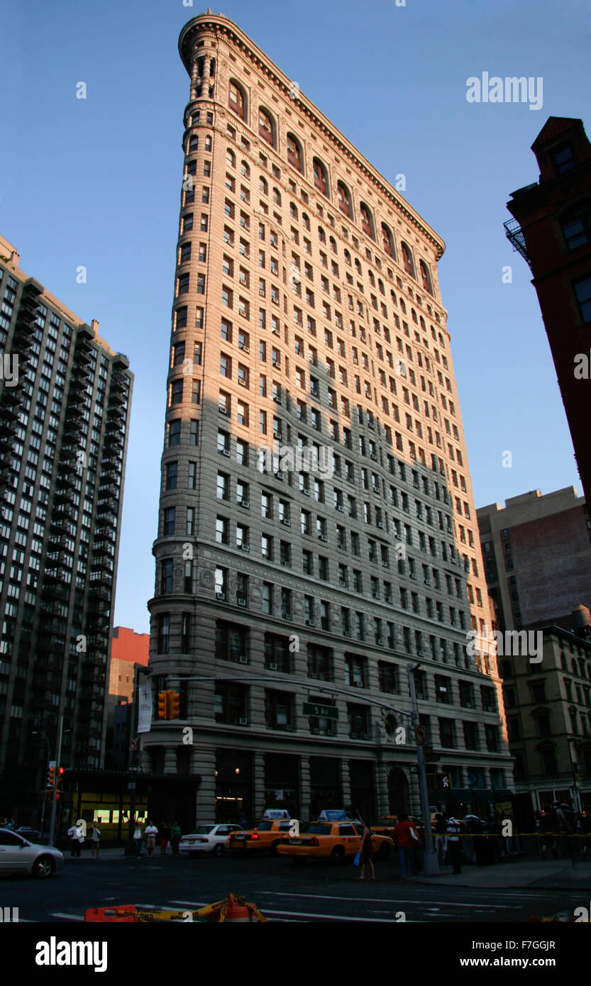 NEW YORK - Le 22 juin : le Flatiron Building le 22 août 2006 à New York, NY. considéré comme un point de repère et gratte-ciel achevé je Banque D'Images