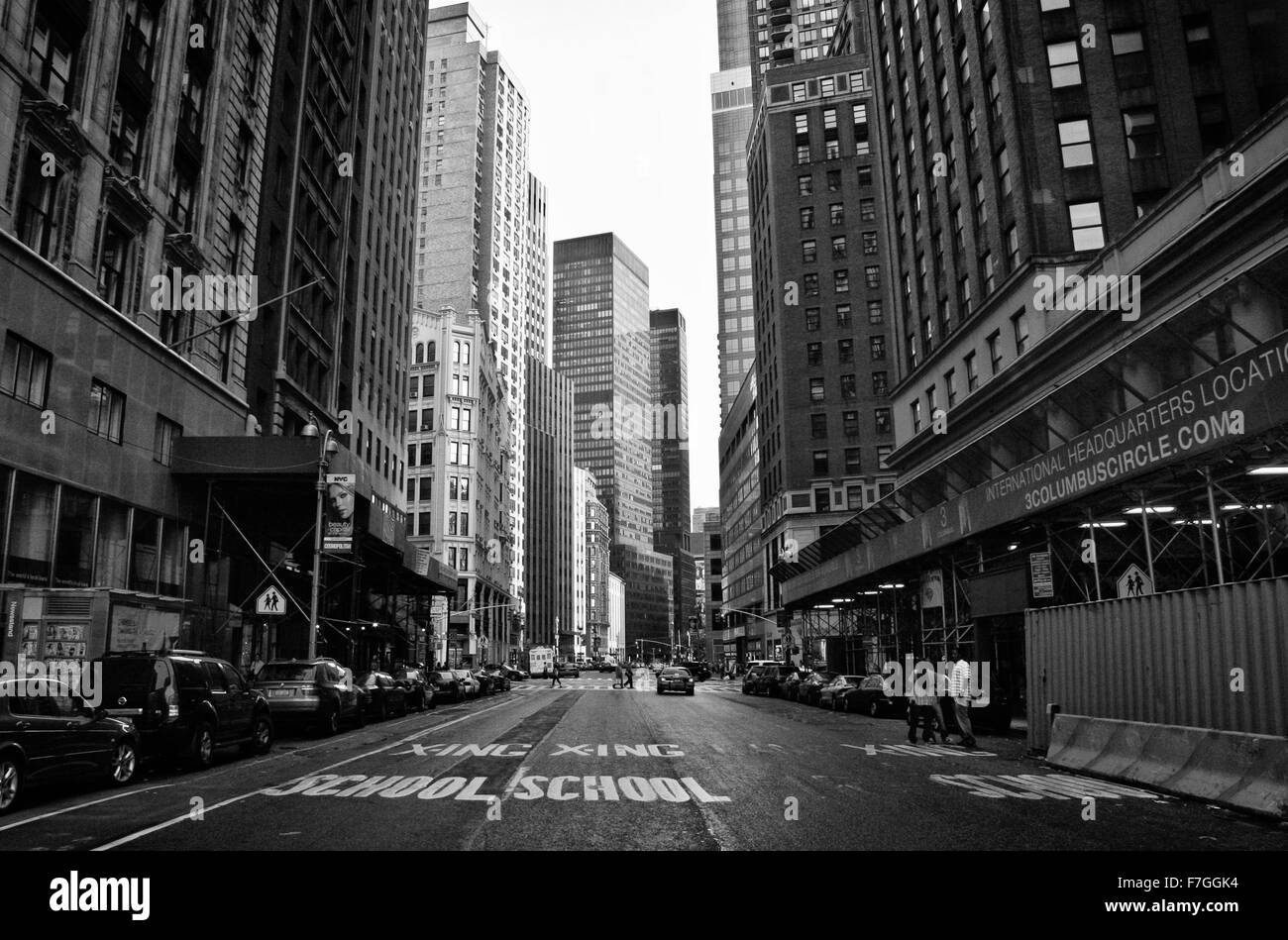 NEW YORK, USA - 23 juin 2008 : des inconnus dans la rue de New York, au 23 juin 2008. En 2010 population de New York : Banque D'Images