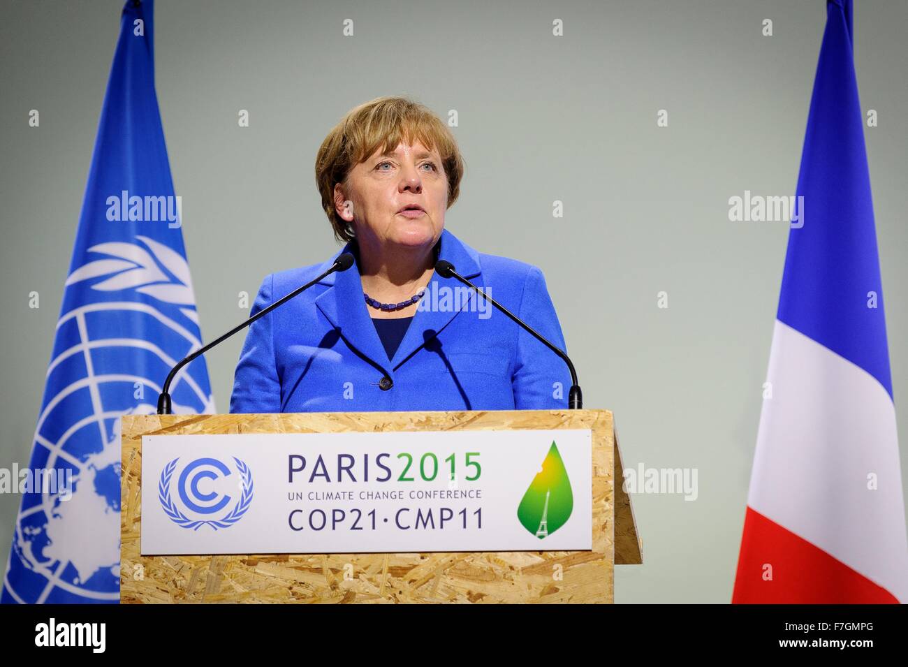 Le Bourget, France. 30 novembre, 2015. La chancelière allemande, Angela Merkel, traite de la session plénière de la COP21, Conférence des Nations Unies sur les changements climatiques 30 novembre 2015 en dehors de Paris Le Bourget, France. Banque D'Images