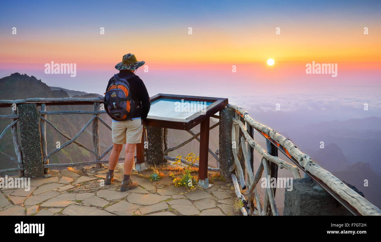 Madère - lever du soleil sur le paysage de montagnes Pico Ruivo, Sommet de l'île de Madère, Portugal Banque D'Images