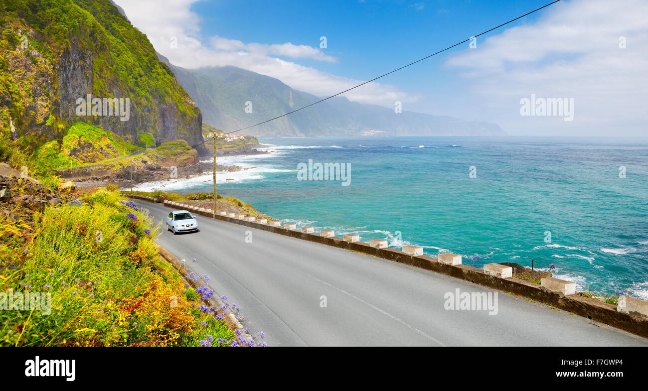 La route de Sao Vicente à Ponta Delgada, l'île de Madère, Portugal Banque D'Images