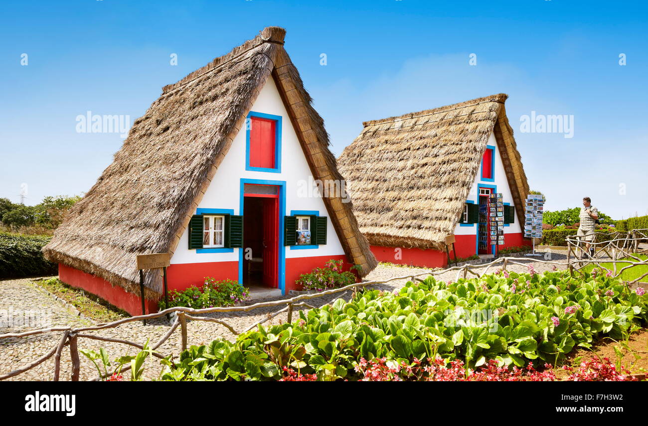 Maison traditionnelle palheiros - Santana, l'île de Madère, Portugal Banque D'Images