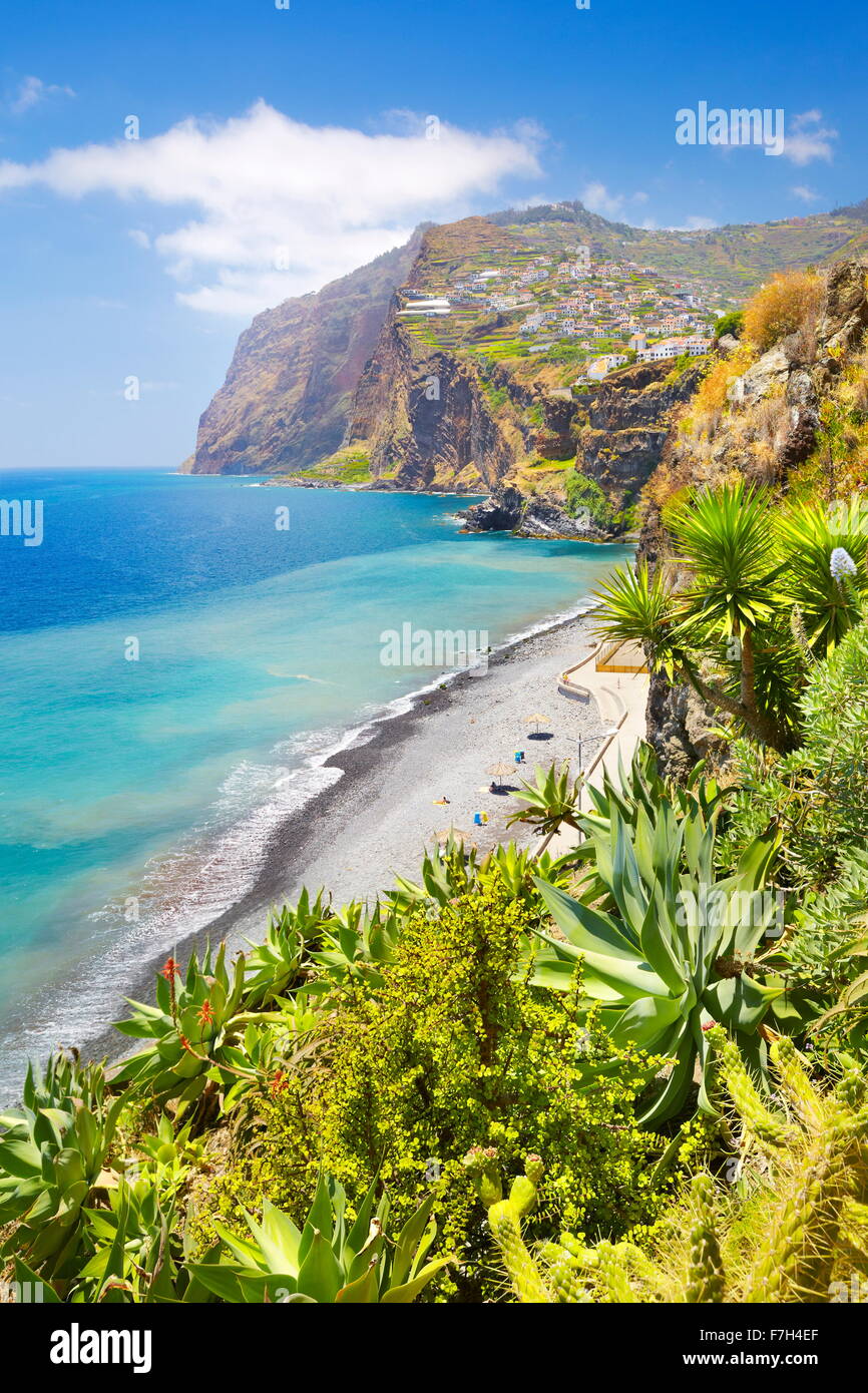 Voir à Cabo Girao (580 m) la plus haute falaise - Camara de Lobos, l'île de Madère, Portugal Banque D'Images