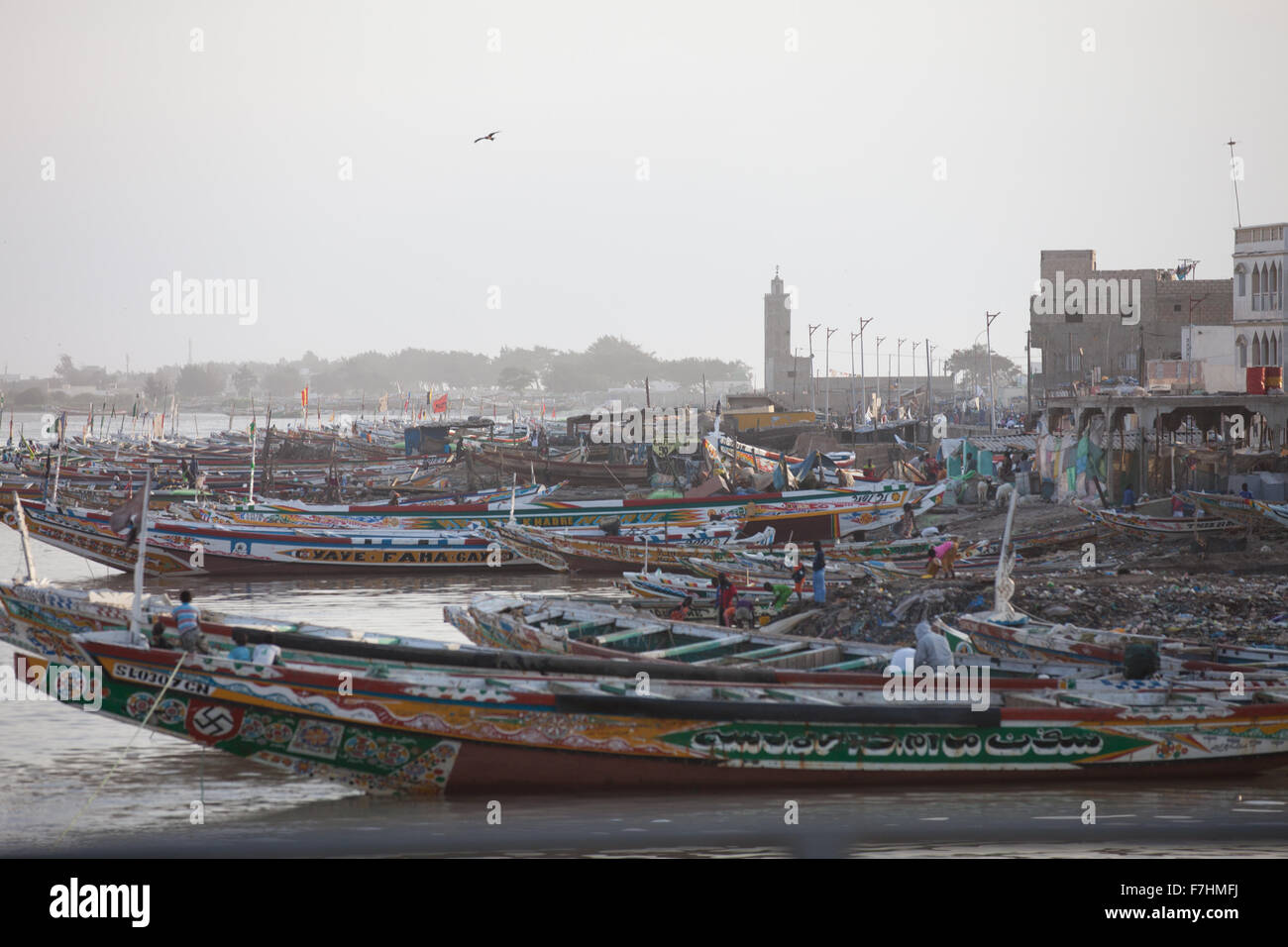 La vie urbaine dans les rues de Saint Louis, Sénégal Banque D'Images