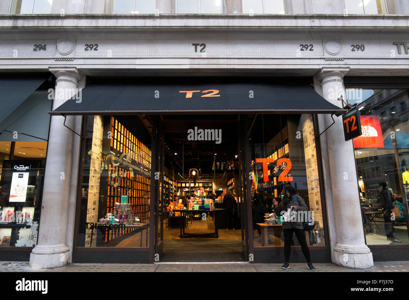 Thé thés en sachet thés en vrac et t2 boutique dans Regent Street à Londres, Angleterre, RU Banque D'Images